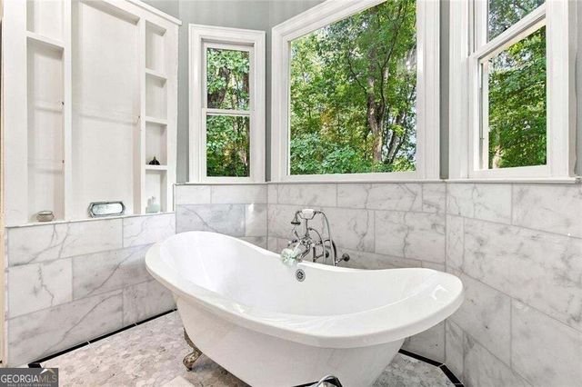 7560 Bridgegate Court, Sandy Springs, GA 30350