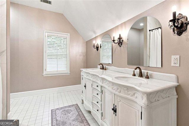7560 Bridgegate Court, Sandy Springs, GA 30350
