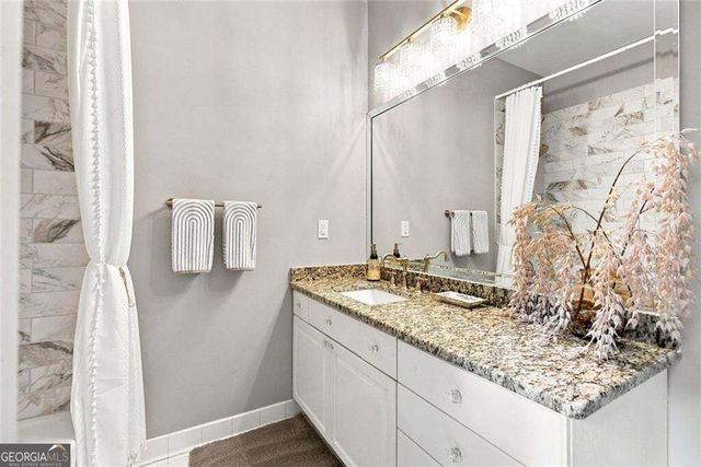 7560 Bridgegate Court, Sandy Springs, GA 30350
