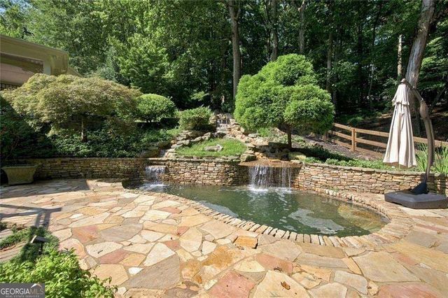 7560 Bridgegate Court, Sandy Springs, GA 30350