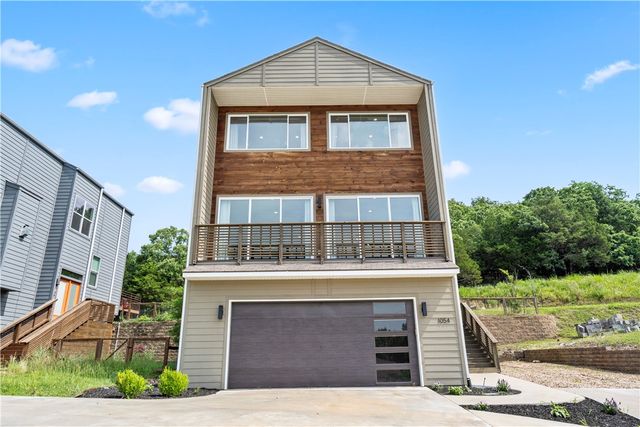 1054 E Huntsville Road, Fayetteville, AR 72701