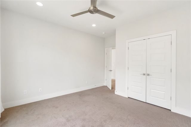 1054 E Huntsville Road, Fayetteville, AR 72701