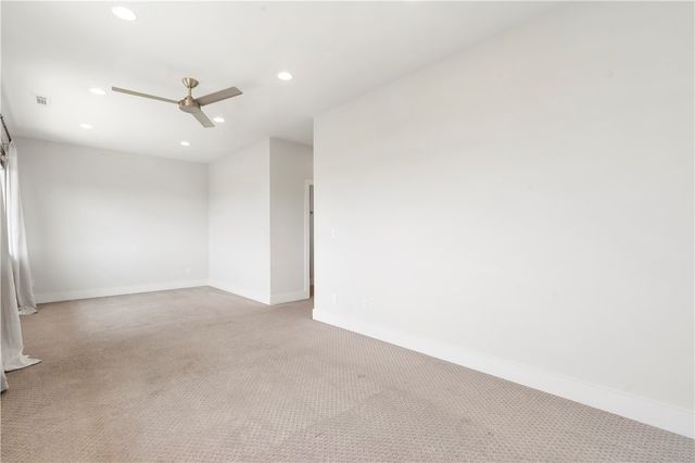 1054 E Huntsville Road, Fayetteville, AR 72701