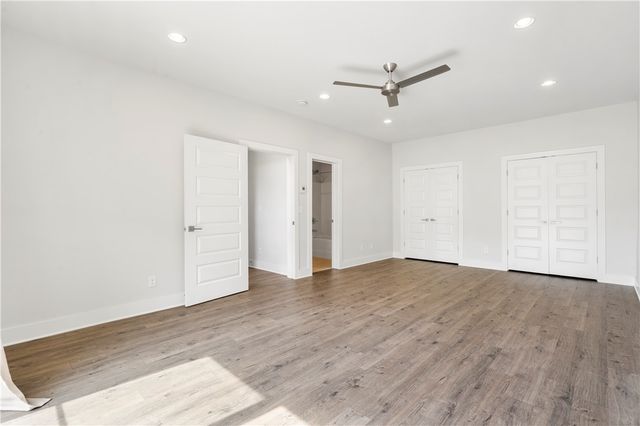 1054 E Huntsville Road, Fayetteville, AR 72701