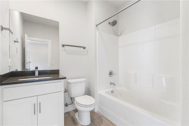 1054 E Huntsville Road, Fayetteville, AR 72701