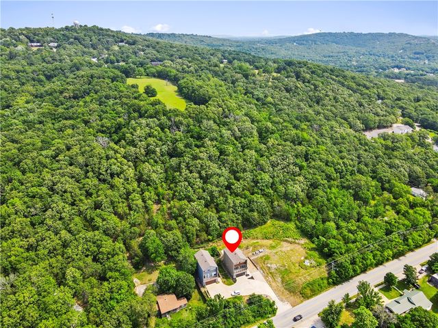 1054 E Huntsville Road, Fayetteville, AR 72701