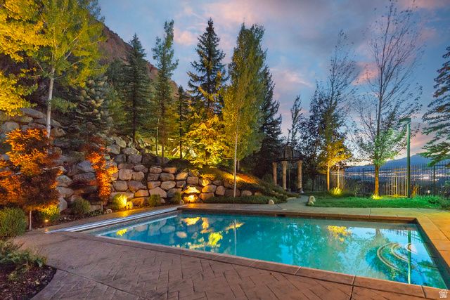3222 E EAGLE VIEW CIR, Sandy, UT 84092