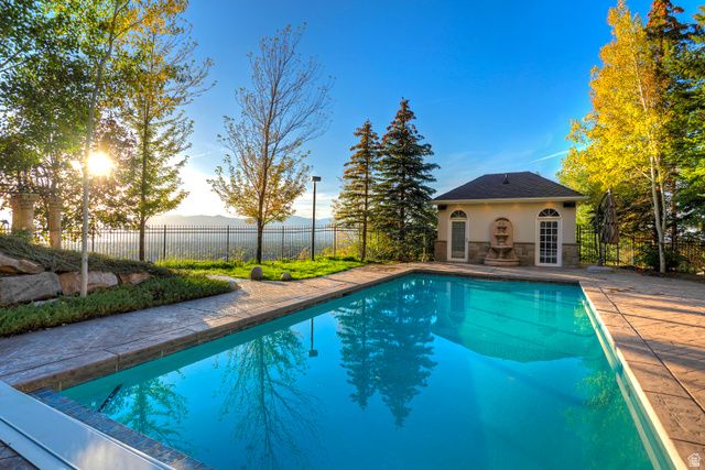 3222 E EAGLE VIEW CIR, Sandy, UT 84092