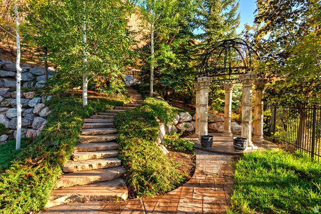 3222 E EAGLE VIEW CIR, Sandy, UT 84092