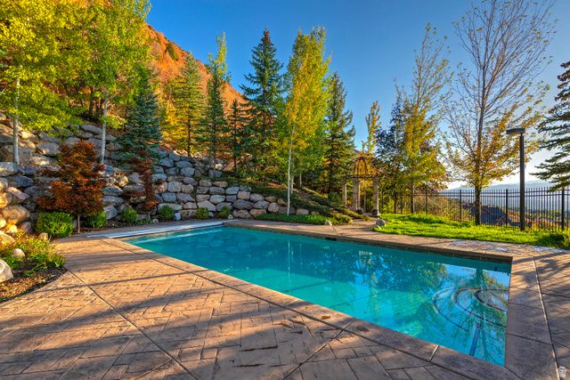 3222 E EAGLE VIEW CIR, Sandy, UT 84092