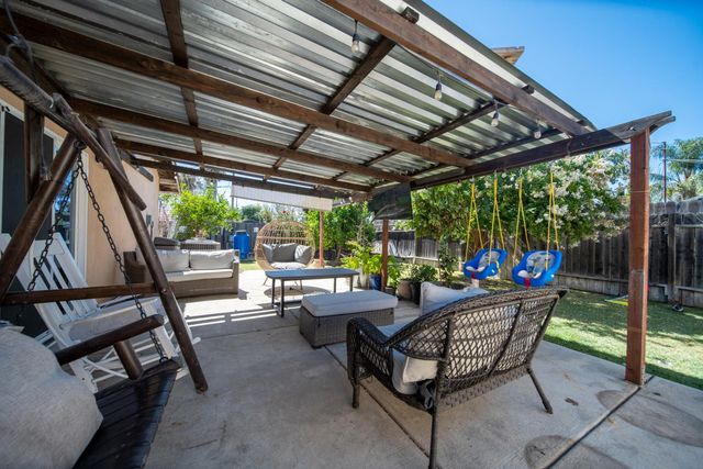 4583 E Harvest Rd, Acampo, CA 95220