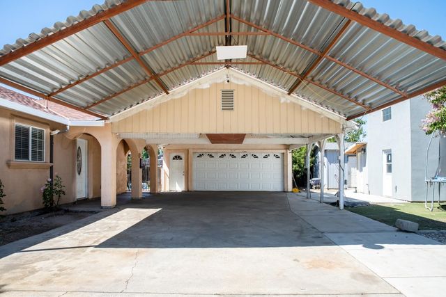 4583 E Harvest Rd, Acampo, CA 95220