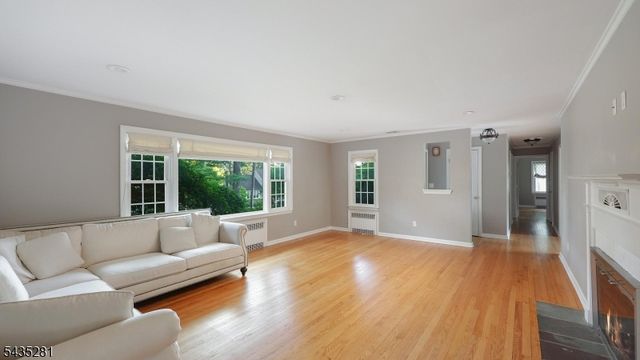 40 Old Army Rd, Bernardsville Boro, NJ 07924
