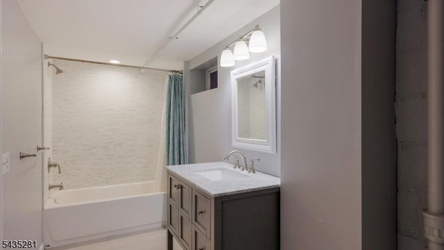 40 Old Army Rd, Bernardsville Boro, NJ 07924