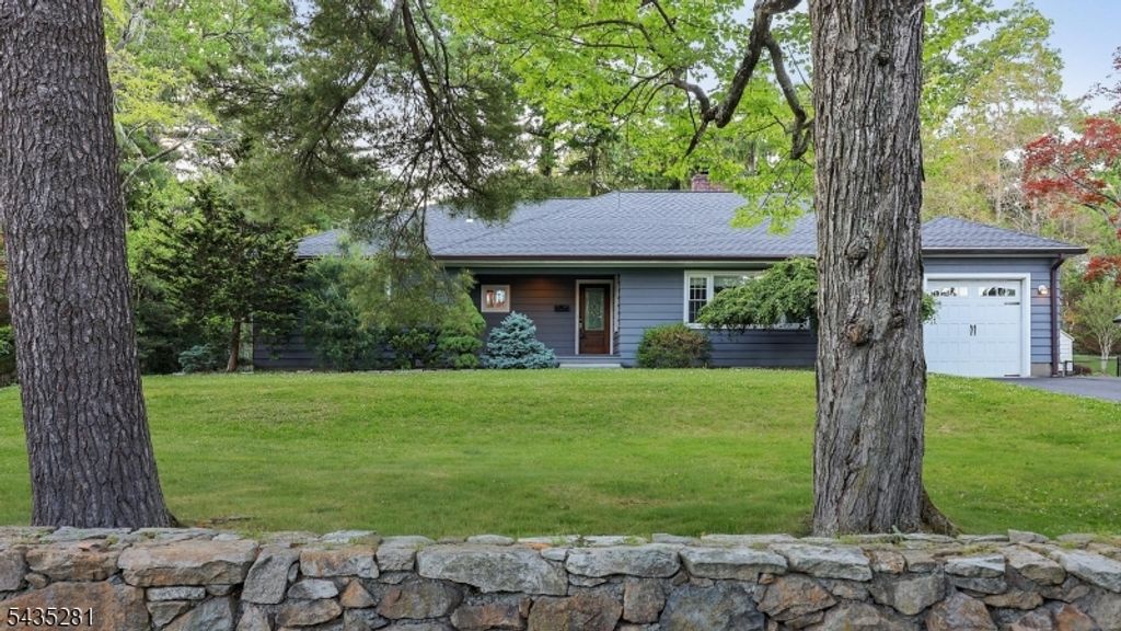 40 Old Army Rd, Bernardsville Boro, NJ 07924