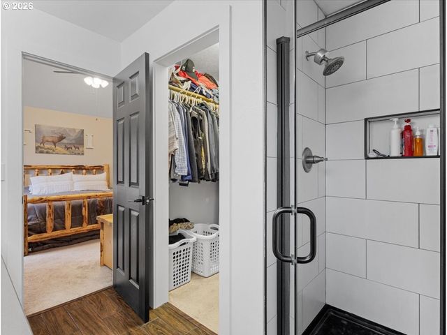 18910 HIGHLAND Dr, Oregon City, OR 97045