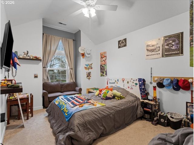 18910 HIGHLAND Dr, Oregon City, OR 97045