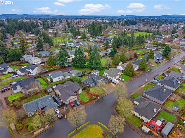 18910 HIGHLAND Dr, Oregon City, OR 97045