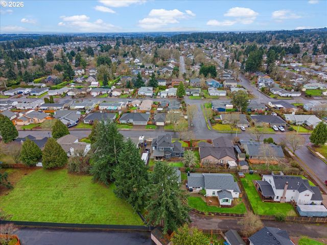 18910 HIGHLAND Dr, Oregon City, OR 97045