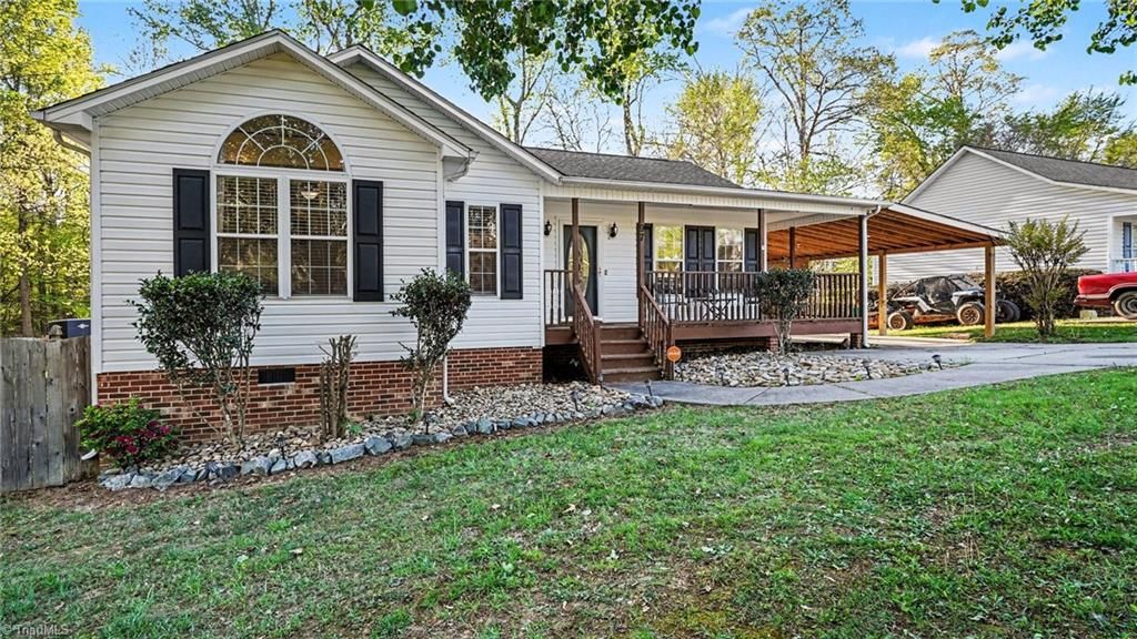 97 Red Bud Lane, Thomasville, NC 27360