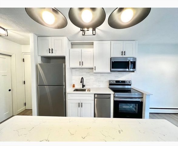 123 Sewall Ave 2B, Brookline, MA 02446