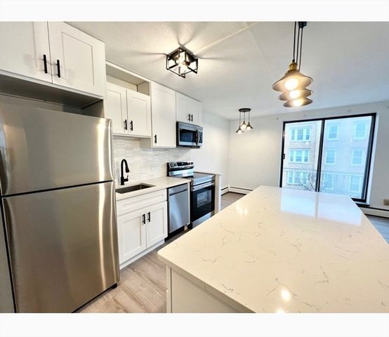 123 Sewall Ave 2B, Brookline, MA 02446