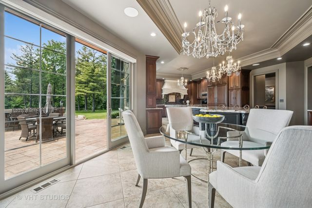 14 Vandenbergh Drive, South Barrington, IL 60010