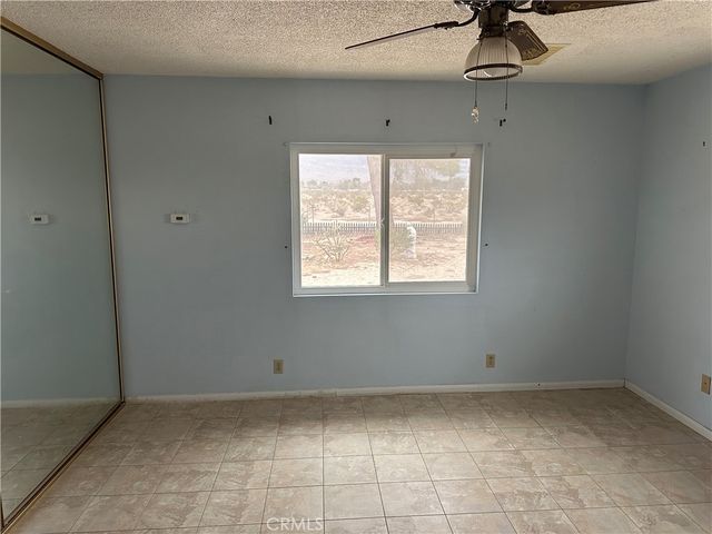 38333 E End, Lucerne Valley, CA 92356