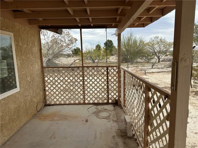 38333 E End, Lucerne Valley, CA 92356