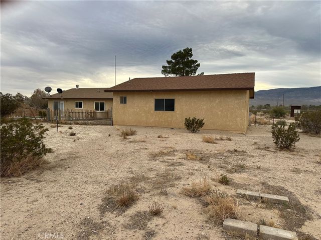 38333 E End, Lucerne Valley, CA 92356