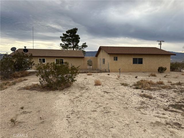 38333 E End, Lucerne Valley, CA 92356
