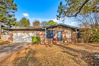 2314 Woodlark Lane, Fayetteville, AR 72704