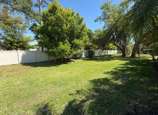 6331 YELLOW WOOD PLACE 6331, Sarasota, FL 34241