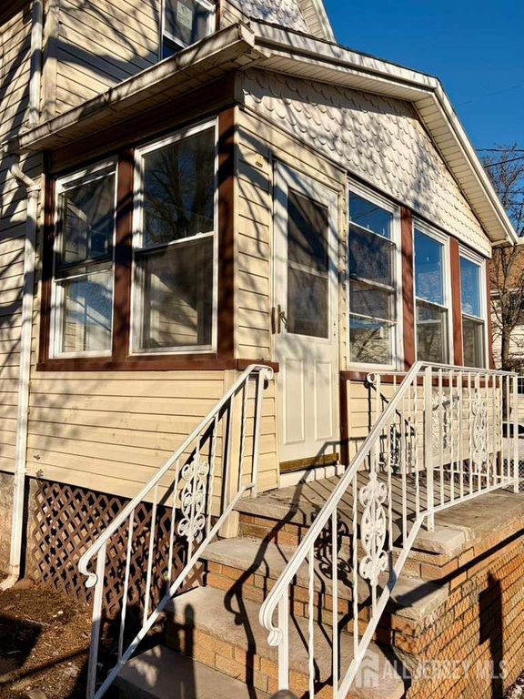 57 Charles Street, Carteret, NJ 07008