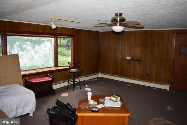 416 N HUNTER HWY, Drums, PA 18222