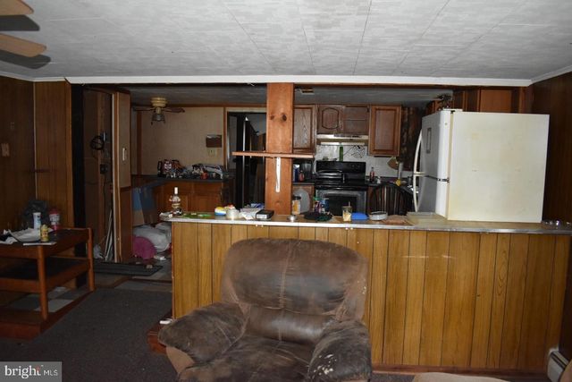 416 N HUNTER HWY, Drums, PA 18222