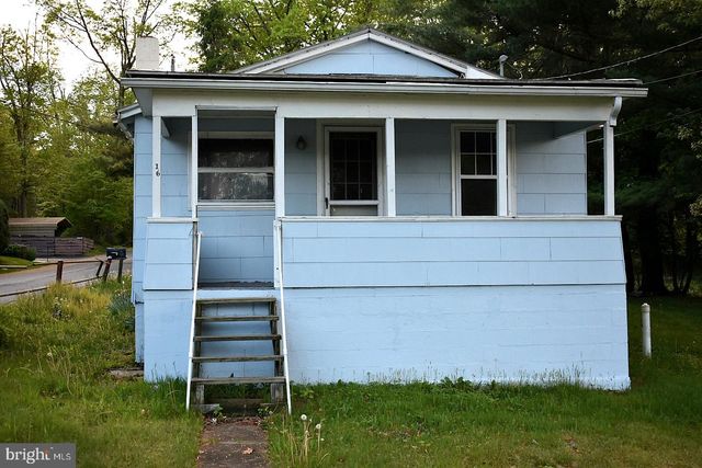 416 N HUNTER HWY, Drums, PA 18222