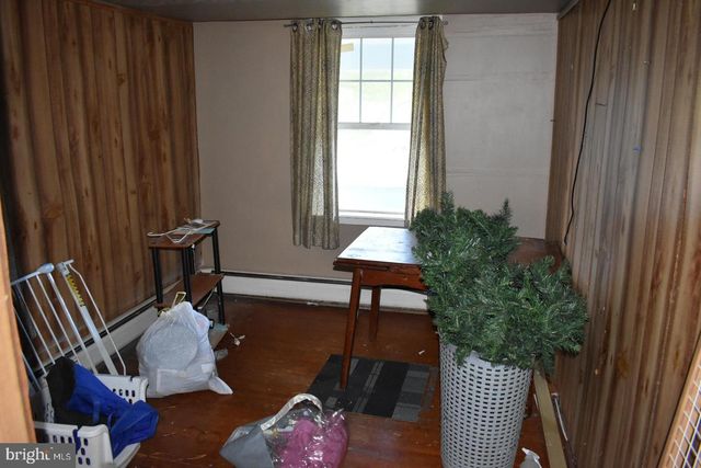 416 N HUNTER HWY, Drums, PA 18222