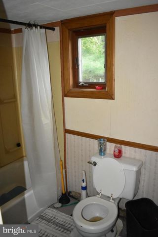 416 N HUNTER HWY, Drums, PA 18222