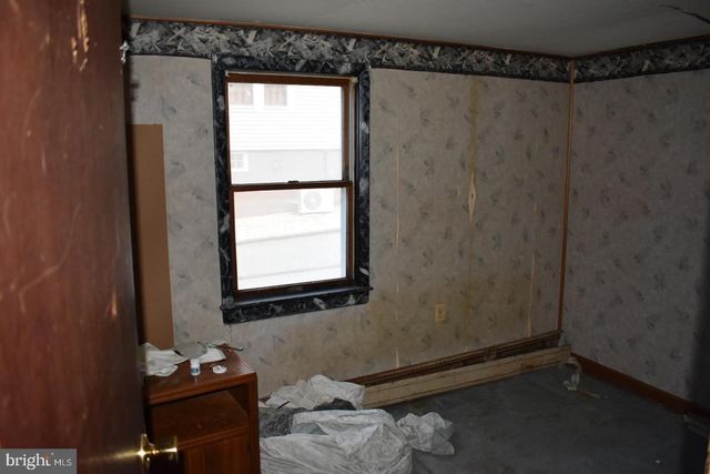 416 N HUNTER HWY, Drums, PA 18222