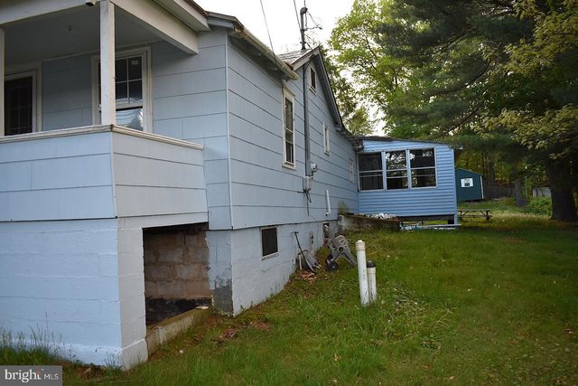416 N HUNTER HWY, Drums, PA 18222