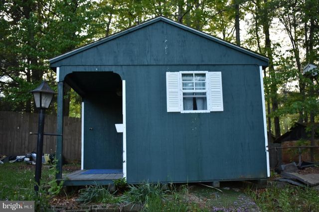 416 N HUNTER HWY, Drums, PA 18222