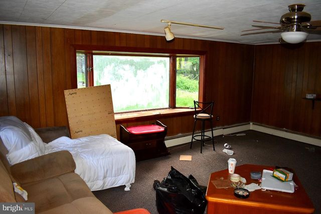 416 N HUNTER HWY, Drums, PA 18222