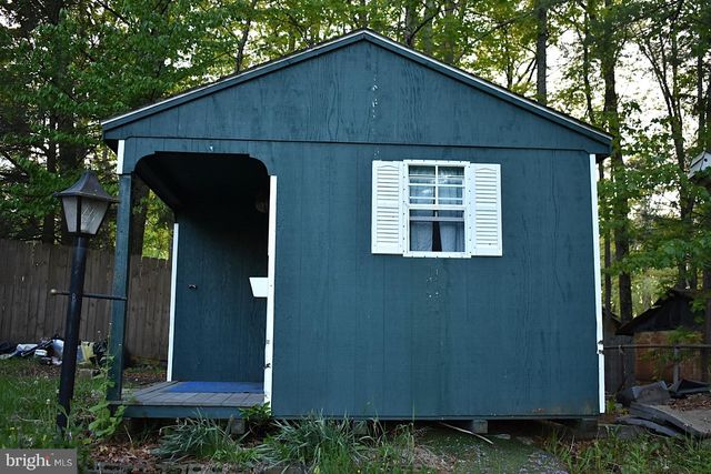 416 N HUNTER HWY, Drums, PA 18222
