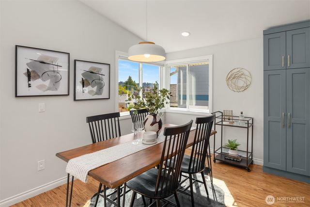 6723 Dibble Avenue NW, Seattle, WA 98117