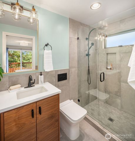 6723 Dibble Avenue NW, Seattle, WA 98117