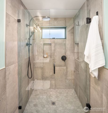 6723 Dibble Avenue NW, Seattle, WA 98117