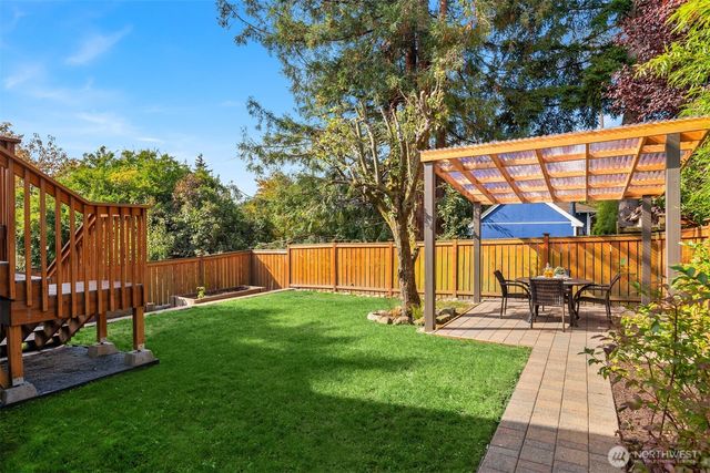 6723 Dibble Avenue NW, Seattle, WA 98117