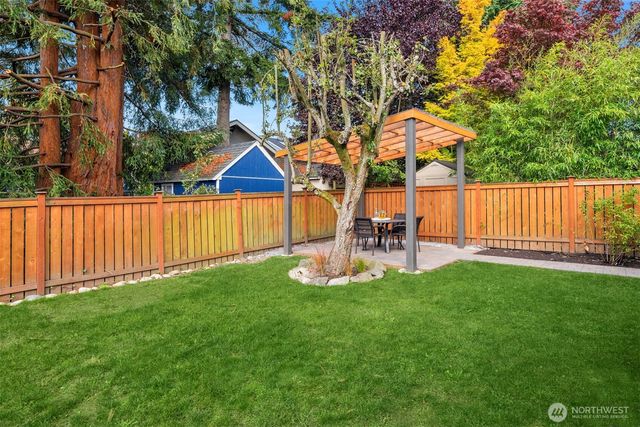 6723 Dibble Avenue NW, Seattle, WA 98117