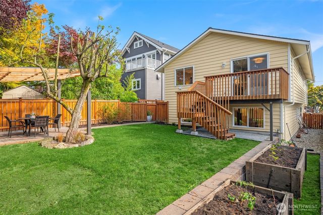 6723 Dibble Avenue NW, Seattle, WA 98117